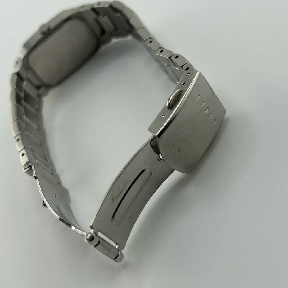 Mens Guess Quartz watch Model G95266G New Battery #205